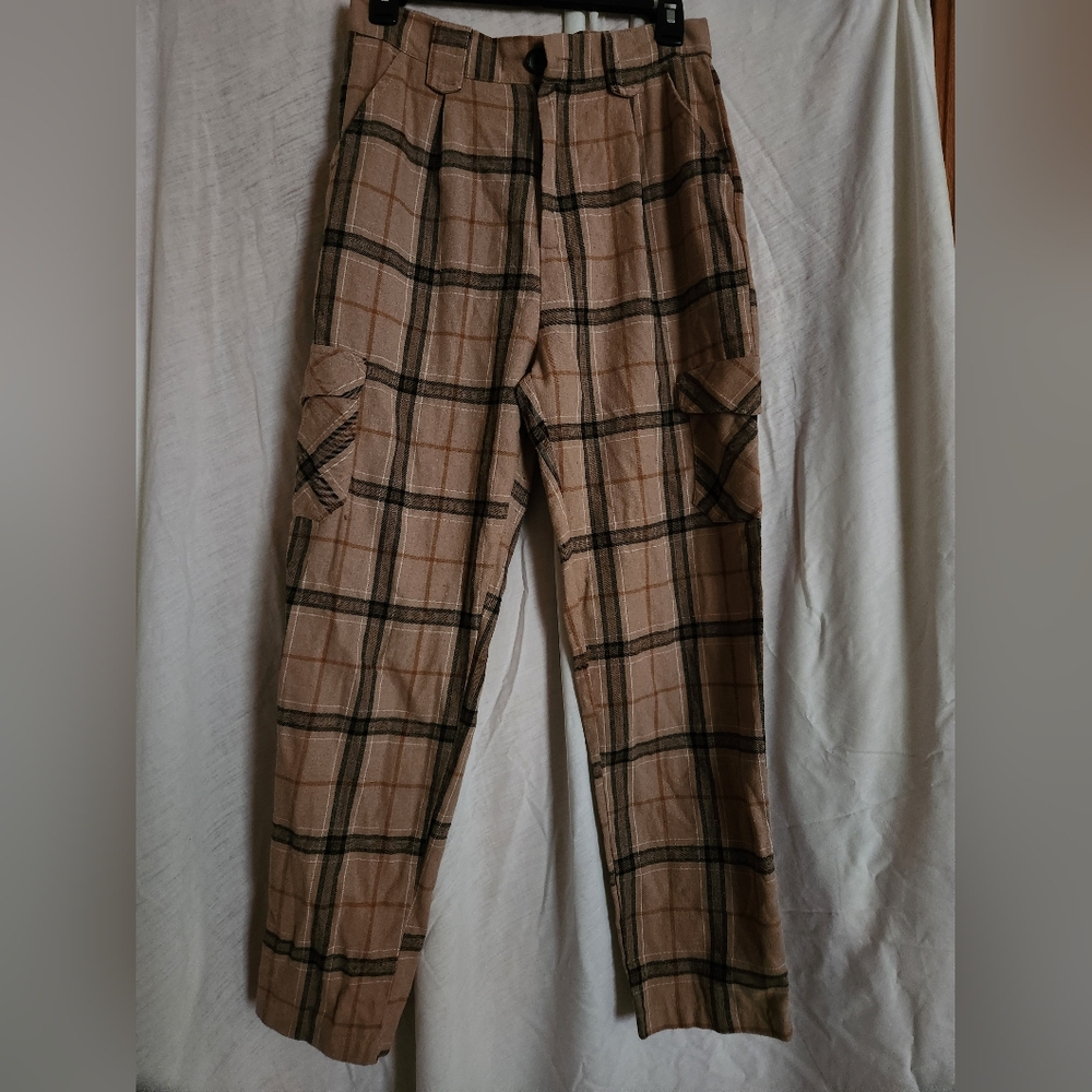 Women's Plaid Cargo Pants - Tan and Black